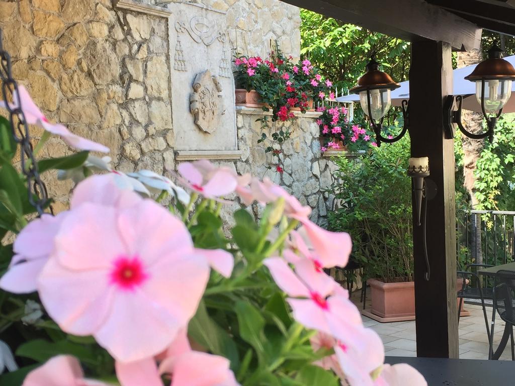 Antiche Mura Riva del Garda Esterno foto